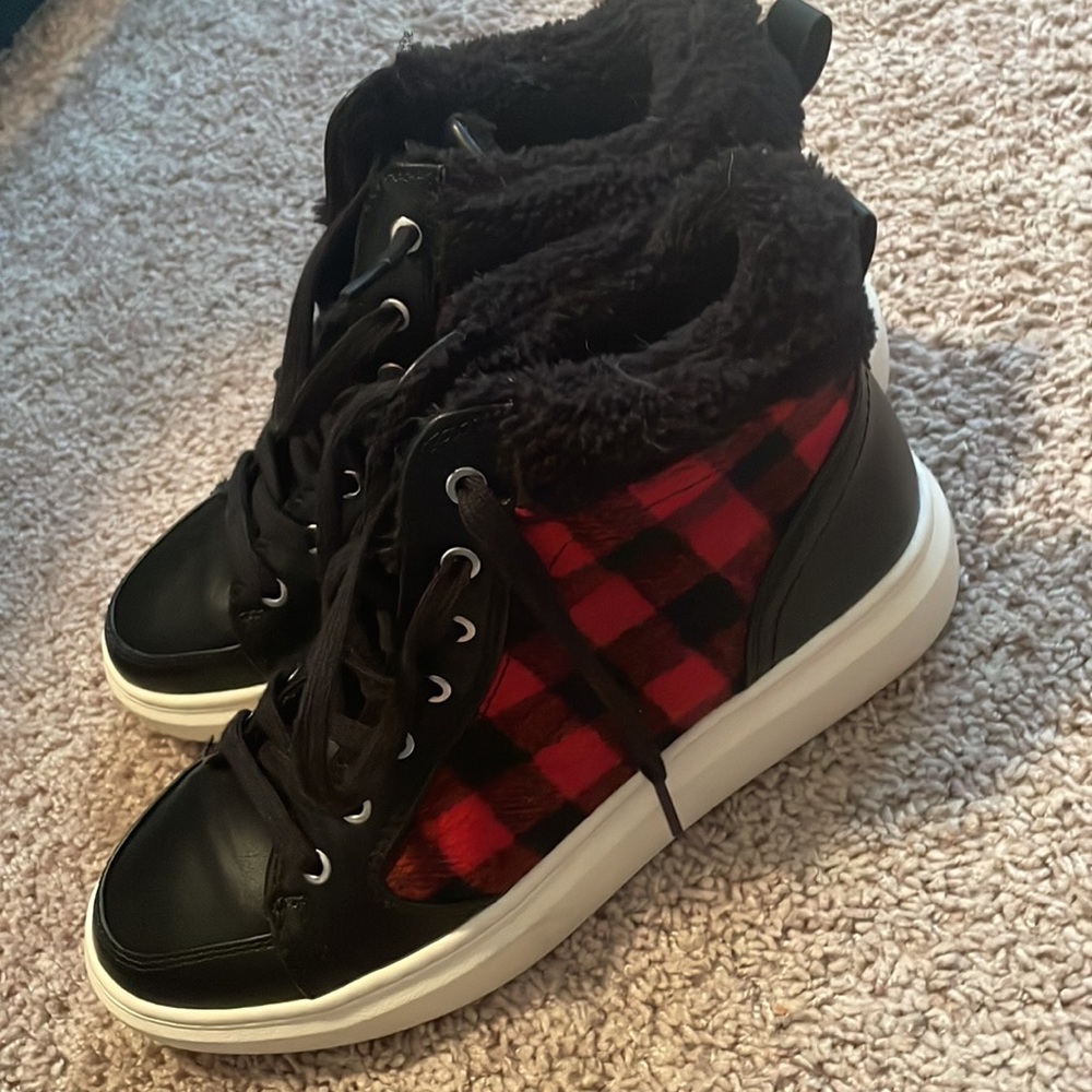 New Marc Fisher Fellow buffalo plaid sneaker - Picture 8 of 10